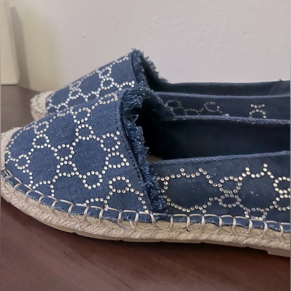 NWT  Denim Monogram Espadrille Flats. Cute, comfy, stylish. 💙🤍💙🤍 - Picture 4 of 6